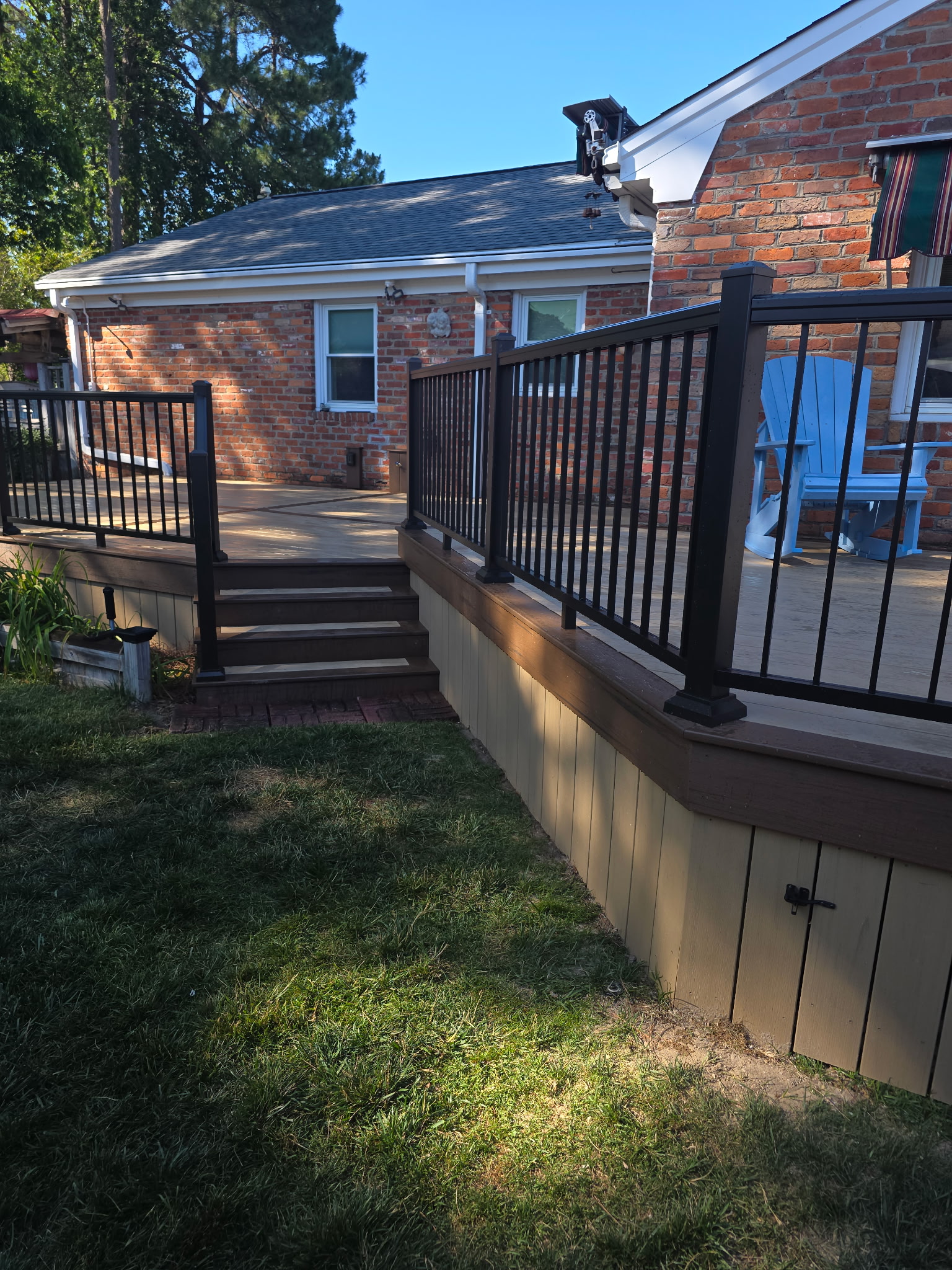 Trex composite deck built in Northern Suffolk VA by B&B Decks
